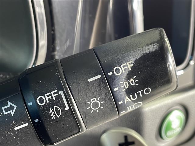 【　オートライト　】オートライトなのでライトの点け忘れを気にすることなく運転が出来ます♪