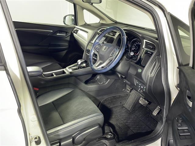 【　フロントシート　】使えるフロントシートで快適ドライブ♪