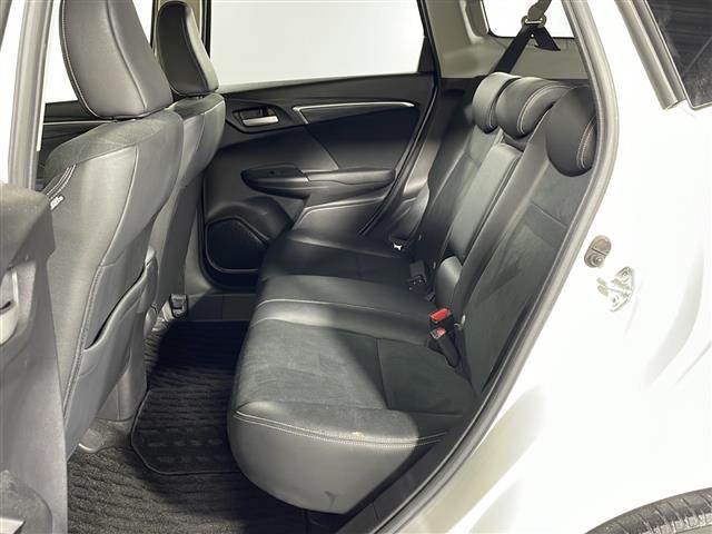 【　セカンドシート　】２列目も広々お乗りいただけます♪