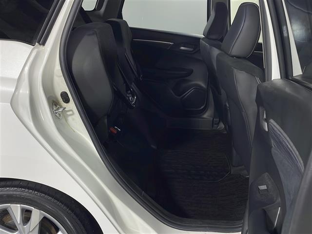 【　セカンドシート　】２列目も広々お乗りいただけます♪