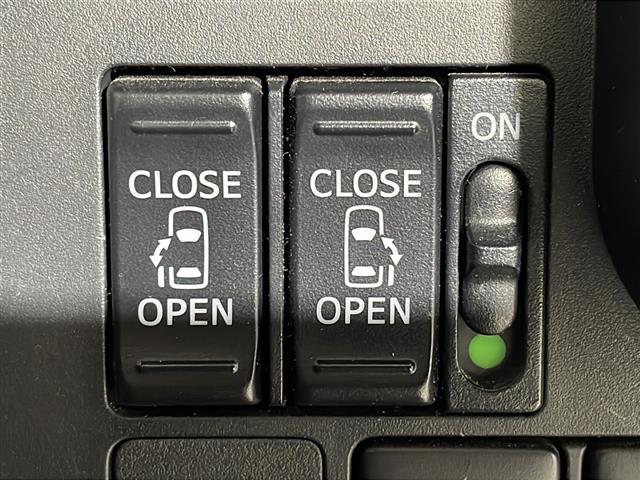 【両側パワースライドドア】小さなお子さまでもボタン一つで乗り降りラクラクです！両手に荷物を抱えている状態でもボタンを押せば自動で開閉するので、お買い物やお出かけの際にはとっても重宝します！