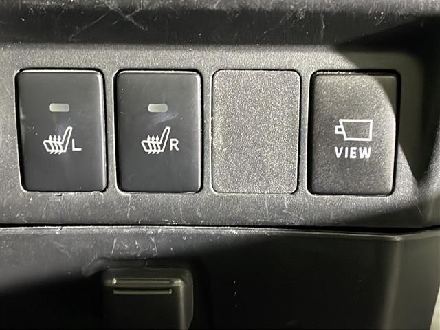 【シートヒーター】シートを温めてくれる暖房機器です！長時間座っていると負担が掛かりやすい背中や腰、または冬場などの寒い日に冷えやすい脚部に快適なぬくもりを伝えます。