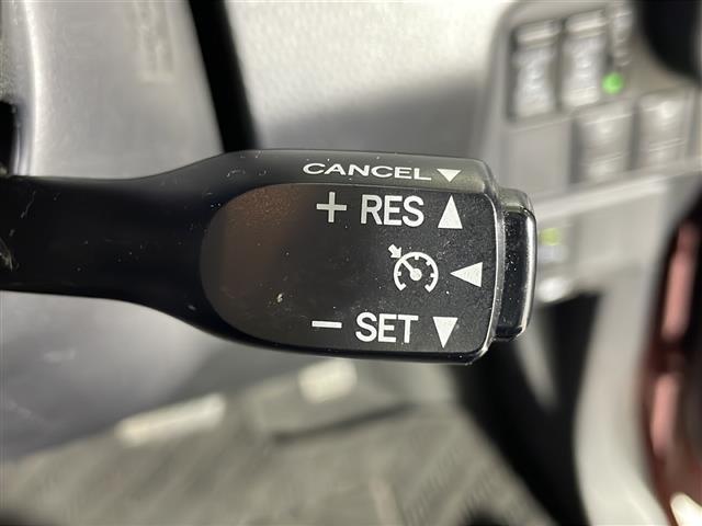 【クルーズコントロール】高速道路や自動車専用道路を走行中にドライバーが設定した速度で、アクセルペダルを踏まなくても、一定の車速で走行してくれます！