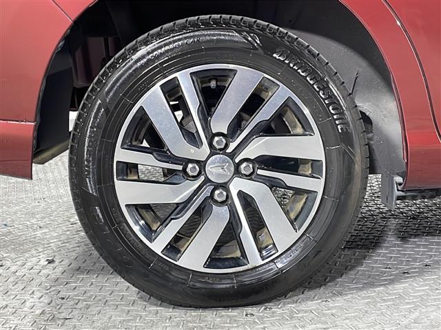 【タイヤ・ホイール】足回りもかっこよく決まってます！社外のアルミやスタッドレスタイヤも取り扱いございますドレスアップもカスタマイズもお任せください！