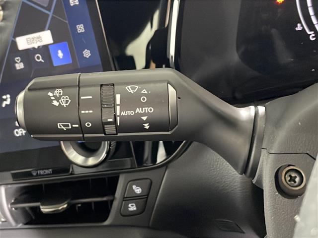 【オートワイパー（ＡＵＴＯ）】雨が降り出した時に、雨滴検出用センサー（レインセンサー）が雨滴を感知すると、自動でワイパーが動作します。