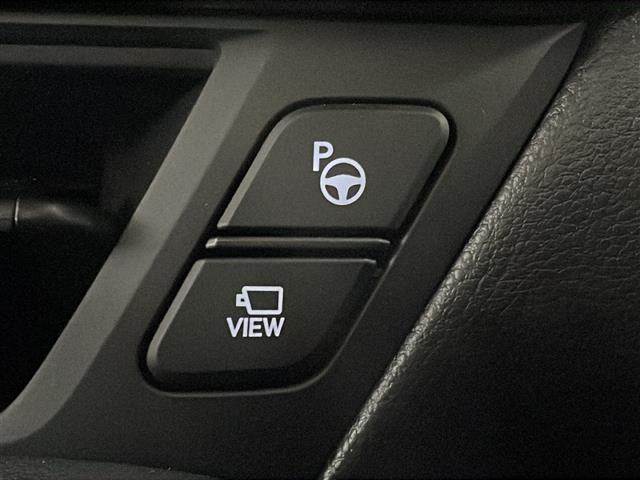 【アドバンストパーク】駐車するスペースの横に停車後、スイッチを押すだけで、システムがステアリング・シフト・アクセル・ブレーキを操作し、駐車を完了させます！機能には限界があるためご注意ください。