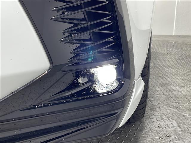 【ライト・ランプ】悪天候や夜間の走行も視界良好で安心してお乗りいただけます。ヘッドライト・ホイール・フロントガラスなど色々な部分コーティングをご用意しております。ぜひご相談ください。