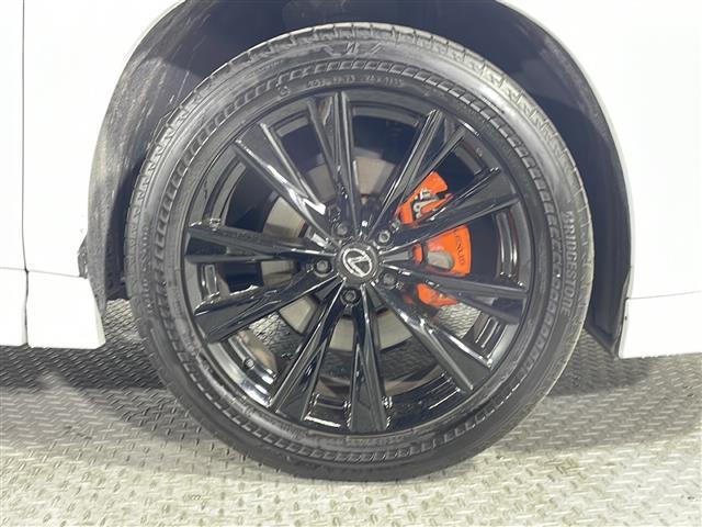 【タイヤ・ホイール】足回りもかっこよく決まってます！社外のアルミやスタッドレスタイヤも取り扱いございますドレスアップもカスタマイズもお任せください！