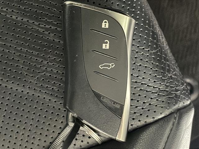 【スマートキー（エンジンスタートストップスイッチ）】スマートキー（電子キー）を持っていれば、スイッチを押すだけでエンジンをかけることができます！