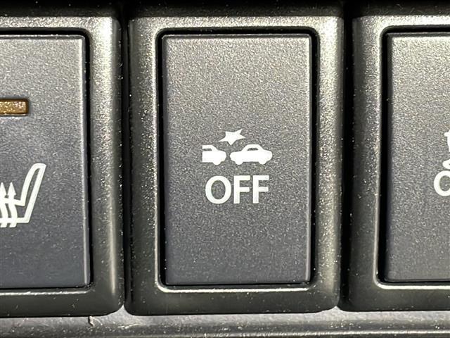 【衝突軽減ブレーキ（衝突軽減装置）】運転中に他のクルマとの衝突の危険をシステムが検知したとき、ブザーやブレーキが作動し、衝突被害軽減をサポートします！機能には限界があるためご注意ください。