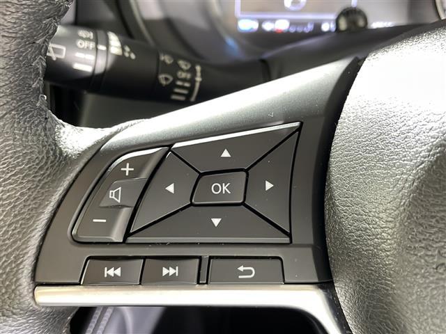 【ステアリングスイッチ】手元のボタンから、オーディオやナビなどの操作ができるので、よそ見をせずに安全に運転に集中できます！