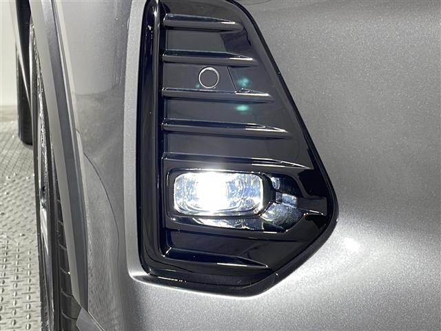 【　フォグランプ　】日本語で霧灯（むとう）と呼ばれるフォグランプは、その名の通り濃い霧が発生した際などに点灯させて、視界を確保する重要なランプです！