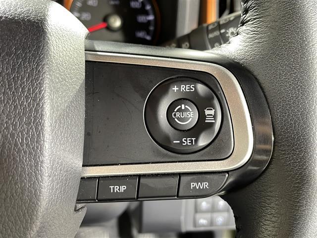 【アダプティブクルーズコントロール（ＡＣＣ）】アクセルを踏まなくても、設定した速度で走行したり、先行車との車間距離を適切に維持する追従走行できます！機能には限界があるためご注意ください。