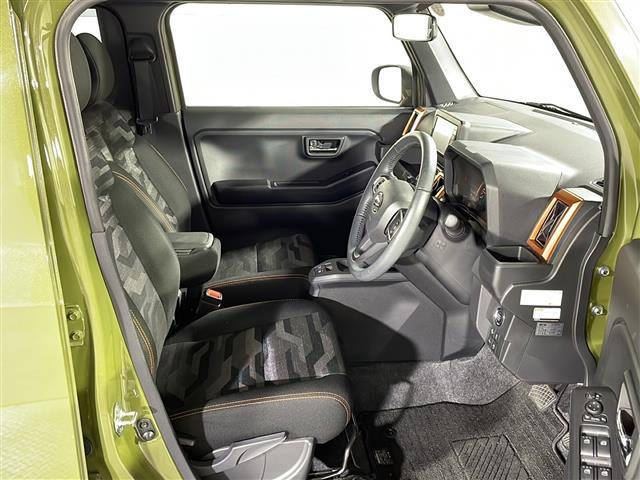 【運転席】座り心地が良いシートなので長時間の運転でも快適にお過ごしいただけます。新品のフロアマットのご注文も可能です。掲載箇所以外にご希望の写真がございましたらお気軽にお問い合わせ下さい。