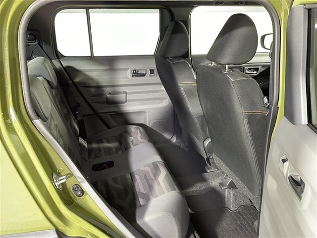 【セカンドシート】２列目もゆったりドライブを楽しめます。掲載箇所以外にご希望の写真がございましたらお気軽にお問い合わせ下さい。フロアマットは汚れが気になる場合は新品のご注文も承ります。