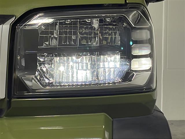 【ＬＥＤヘッドライト】消費する電力が少なく耐久年数が長いのが特徴のヘッドライトです。さらに長持ちさせたい方は、ヘッドライト・フロントガラスなどのコーティングもご用意しています。