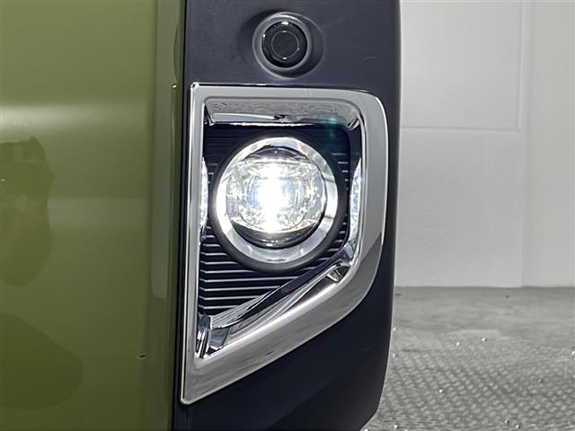 【　フォグランプ　】日本語で霧灯（むとう）と呼ばれるフォグランプは、その名の通り濃い霧が発生した際などに点灯させて、視界を確保する重要なランプです！