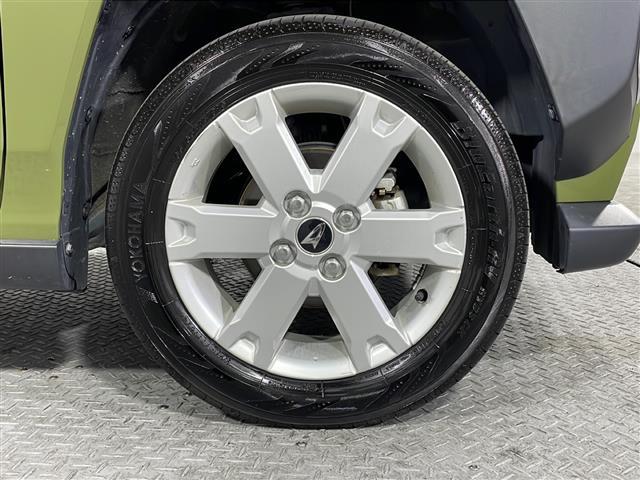 【純正アルミホイール】純正の専用アルミホイールが足元を飾ります！ＩＤＯＭでは、社外アルミホイールや、スタッドレスタイヤも取扱いしております。ぜひご相談ください。