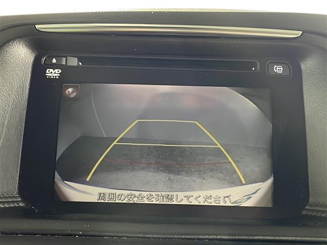 【バックモニター】後ろのカメラの映像をモニターに映し出すことができます！後方の見えない死角や、障害物との距離感をしっかり確認することができます！駐車が苦手な方におすすめです。