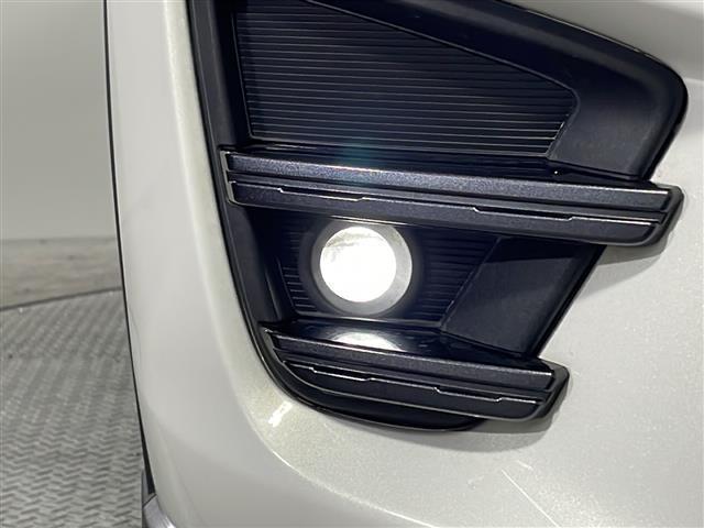 【ライト・ランプ】悪天候や夜間の走行も視界良好で安心してお乗りいただけます。ヘッドライト・ホイール・フロントガラスなど色々な部分コーティングをご用意しております。ぜひご相談ください。