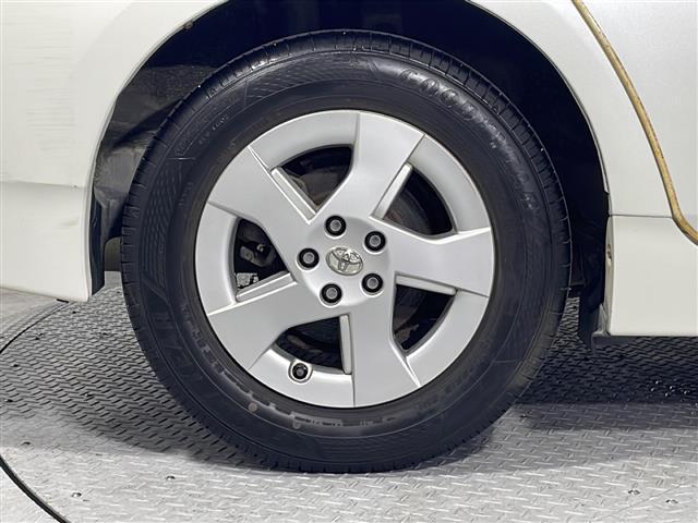 【タイヤ・ホイール】足回りもかっこよく決まってます！社外のアルミやスタッドレスタイヤも取り扱いございますドレスアップもカスタマイズもお任せください！