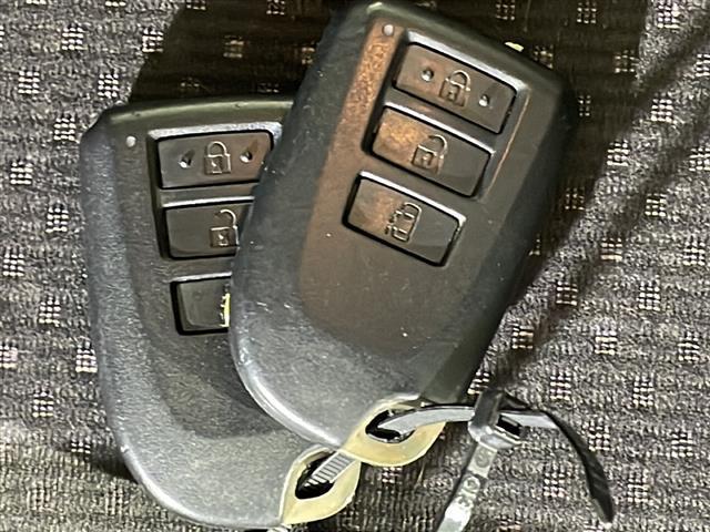 【スマートキー（エンジンスタートストップスイッチ）】スマートキー（電子キー）を持っていれば、スイッチを押すだけでエンジンをかけることができます！