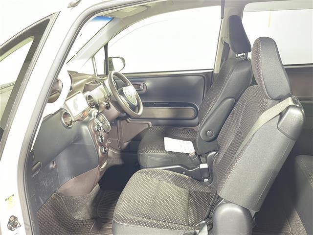 【助手席】きれいな助手席なので家族や友だちに乗ってもらっても安心です！