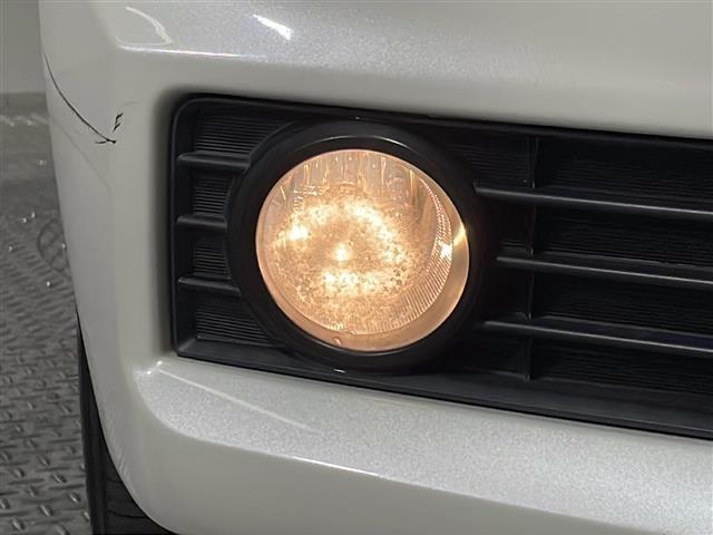 【　フォグランプ　】日本語で霧灯（むとう）と呼ばれるフォグランプは、その名の通り濃い霧が発生した際などに点灯させて、視界を確保する重要なランプです！