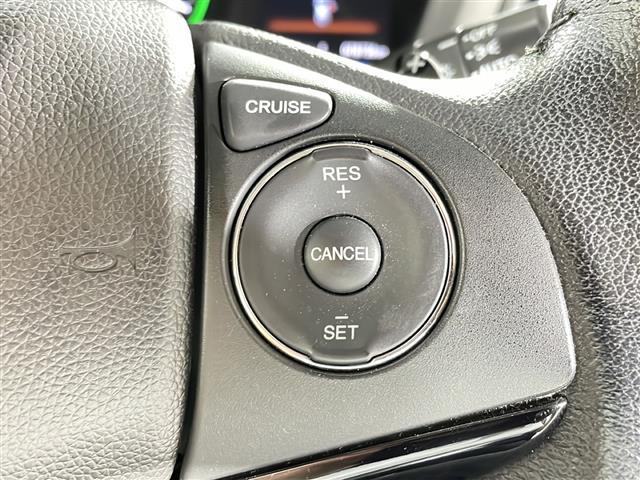 【クルーズコントロール】高速道路や自動車専用道路を走行中にドライバーが設定した速度で、アクセルペダルを踏まなくても、一定の車速で走行してくれます！