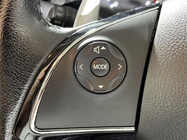 【ステアリングスイッチ】手元のボタンから、オーディオやナビなどの操作ができるので、よそ見をせずに安全に運転に集中できます！