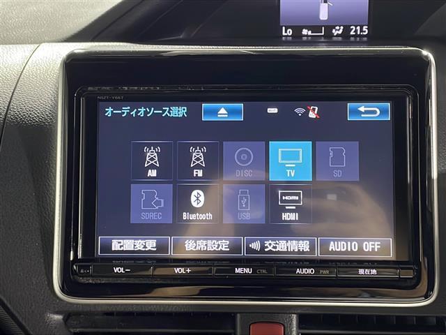 ノア ハイブリッドＳｉ　ダブルバイビー　禁煙車　７人乗り　純正９インチナビ　フルセグＴＶ　ＣＤ　ＤＶＤ　Ｂｌｕｅｔｏｏｔｈ　純正フリップダウンモニター　両側パワースライドドア　前後ドライブレコーダー　ビルトインＥＴＣ２．０　サンシェード（4枚目）