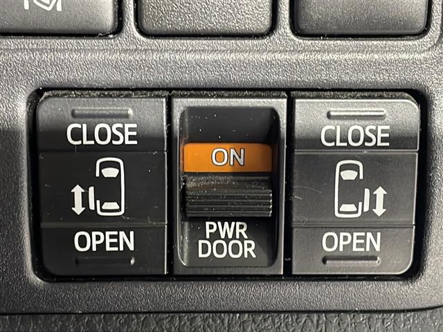 ノア ハイブリッドＳｉ　ダブルバイビー　禁煙車　７人乗り　純正９インチナビ　フルセグＴＶ　ＣＤ　ＤＶＤ　Ｂｌｕｅｔｏｏｔｈ　純正フリップダウンモニター　両側パワースライドドア　前後ドライブレコーダー　ビルトインＥＴＣ２．０　サンシェード（7枚目）