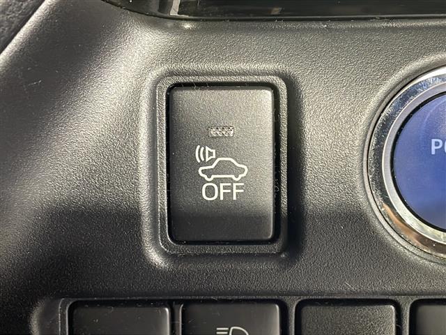 ノア ハイブリッドＳｉ　ダブルバイビー　禁煙車　７人乗り　純正９インチナビ　フルセグＴＶ　ＣＤ　ＤＶＤ　Ｂｌｕｅｔｏｏｔｈ　純正フリップダウンモニター　両側パワースライドドア　前後ドライブレコーダー　ビルトインＥＴＣ２．０　サンシェード（13枚目）