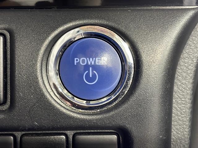 ノア ハイブリッドＳｉ　ダブルバイビー　禁煙車　７人乗り　純正９インチナビ　フルセグＴＶ　ＣＤ　ＤＶＤ　Ｂｌｕｅｔｏｏｔｈ　純正フリップダウンモニター　両側パワースライドドア　前後ドライブレコーダー　ビルトインＥＴＣ２．０　サンシェード（14枚目）