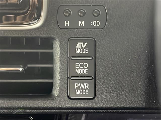 ノア ハイブリッドＳｉ　ダブルバイビー　禁煙車　７人乗り　純正９インチナビ　フルセグＴＶ　ＣＤ　ＤＶＤ　Ｂｌｕｅｔｏｏｔｈ　純正フリップダウンモニター　両側パワースライドドア　前後ドライブレコーダー　ビルトインＥＴＣ２．０　サンシェード（15枚目）