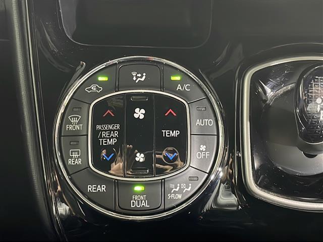 ノア ハイブリッドＳｉ　ダブルバイビー　禁煙車　７人乗り　純正９インチナビ　フルセグＴＶ　ＣＤ　ＤＶＤ　Ｂｌｕｅｔｏｏｔｈ　純正フリップダウンモニター　両側パワースライドドア　前後ドライブレコーダー　ビルトインＥＴＣ２．０　サンシェード（18枚目）