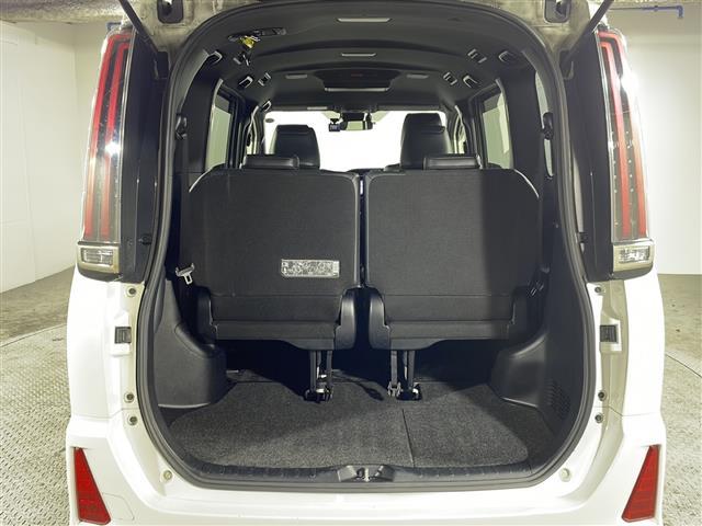 ノア ハイブリッドＳｉ　ダブルバイビー　禁煙車　７人乗り　純正９インチナビ　フルセグＴＶ　ＣＤ　ＤＶＤ　Ｂｌｕｅｔｏｏｔｈ　純正フリップダウンモニター　両側パワースライドドア　前後ドライブレコーダー　ビルトインＥＴＣ２．０　サンシェード（30枚目）