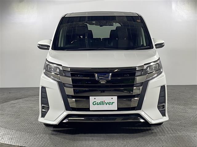 ノア ハイブリッドＳｉ　ダブルバイビー　禁煙車　７人乗り　純正９インチナビ　フルセグＴＶ　ＣＤ　ＤＶＤ　Ｂｌｕｅｔｏｏｔｈ　純正フリップダウンモニター　両側パワースライドドア　前後ドライブレコーダー　ビルトインＥＴＣ２．０　サンシェード（32枚目）