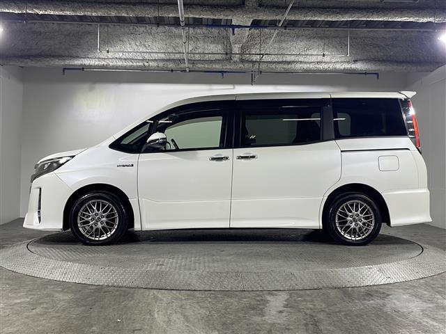 ノア ハイブリッドＳｉ　ダブルバイビー　禁煙車　７人乗り　純正９インチナビ　フルセグＴＶ　ＣＤ　ＤＶＤ　Ｂｌｕｅｔｏｏｔｈ　純正フリップダウンモニター　両側パワースライドドア　前後ドライブレコーダー　ビルトインＥＴＣ２．０　サンシェード（34枚目）