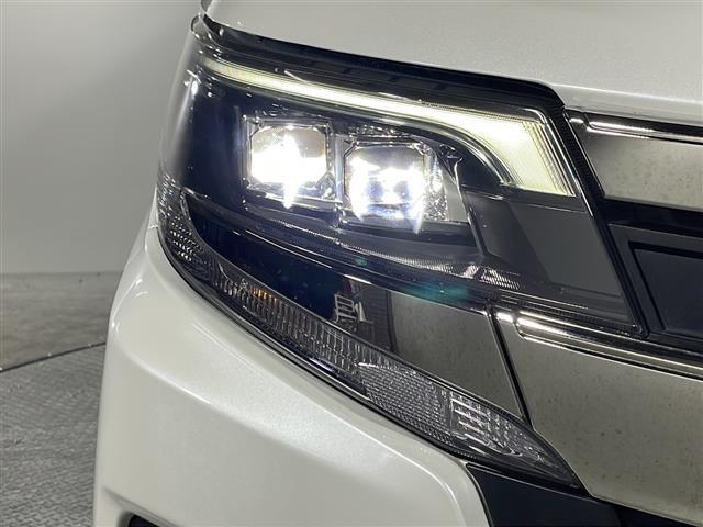 ノア ハイブリッドＳｉ　ダブルバイビー　禁煙車　７人乗り　純正９インチナビ　フルセグＴＶ　ＣＤ　ＤＶＤ　Ｂｌｕｅｔｏｏｔｈ　純正フリップダウンモニター　両側パワースライドドア　前後ドライブレコーダー　ビルトインＥＴＣ２．０　サンシェード（39枚目）