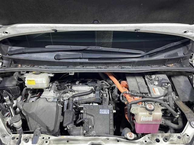 ノア ハイブリッドＳｉ　ダブルバイビー　禁煙車　７人乗り　純正９インチナビ　フルセグＴＶ　ＣＤ　ＤＶＤ　Ｂｌｕｅｔｏｏｔｈ　純正フリップダウンモニター　両側パワースライドドア　前後ドライブレコーダー　ビルトインＥＴＣ２．０　サンシェード（42枚目）