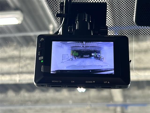 【　ドライブレコーダー　】運転中の記録を残します。事故などを起こした起こされた時の証拠を残します。