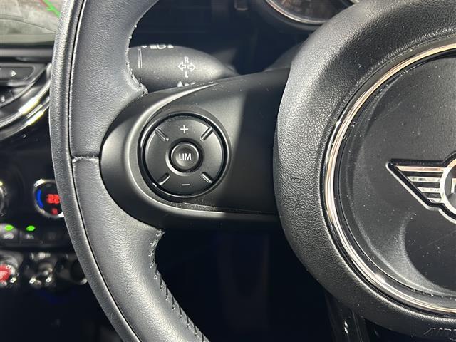 【クルーズコントロール】高速道路で便利な機能です！！アクセルを離しても一定速度で走行ができる装備です。加速減速もスイッチ操作でＯＫです。