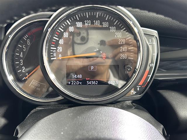 【　メーター　】メーターまわりも鮮やかに照らし出され、デザイン、安全性ともにバッチリですね♪