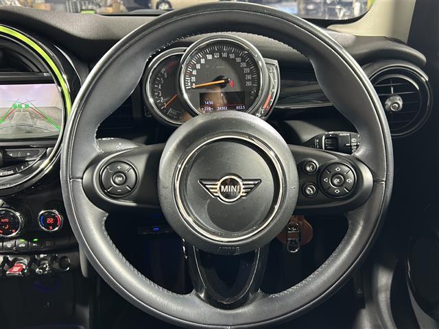 店舗にて現車の確認もいただけますので、お電話で在庫のご確認の上是非ご来店くださいませ。