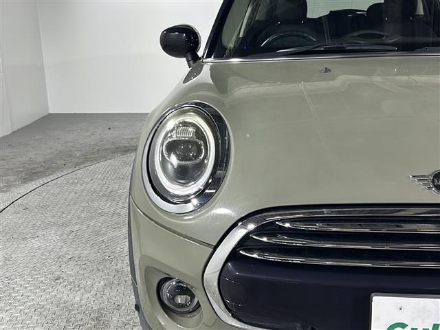 【ＬＥＤヘッドライト】消費する電力が少なく耐久年数が長いのが特徴のヘッドライトです。さらに長持ちさせたい方は、ヘッドライト・フロントガラスなどのコーティングもご用意しています。