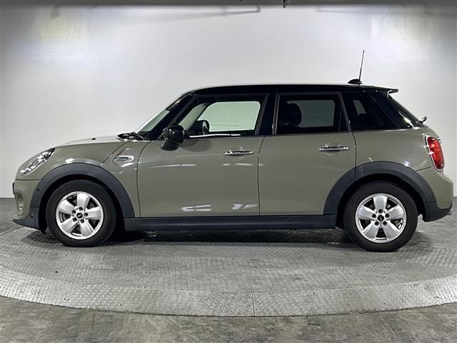 店舗にて現車の確認もいただけますので、お電話で在庫のご確認の上是非ご来店くださいませ。