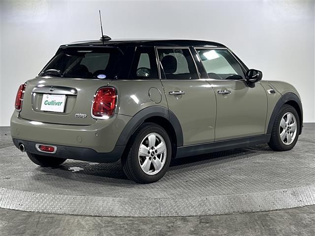 店舗にて現車の確認もいただけますので、お電話で在庫のご確認の上是非ご来店くださいませ。