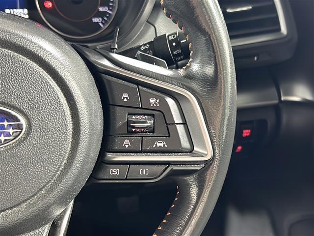 ＸＶ ２．０ｉ－Ｌ　アイサイト　禁煙車　アイサイト　純正８インチナビ　ＣＤ　ＤＶＤ　Ｂｌｕｅｔｏｏｔｈ　フルセグＴＶ　レーダークルーズコントロール　ブラインドスポットモニター　純正フロアマット　革巻きステアリング　ＬＥＤヘッドライト（9枚目）