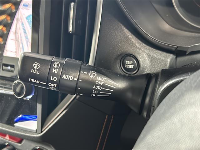 ＸＶ ２．０ｉ－Ｌ　アイサイト　禁煙車　アイサイト　純正８インチナビ　ＣＤ　ＤＶＤ　Ｂｌｕｅｔｏｏｔｈ　フルセグＴＶ　レーダークルーズコントロール　ブラインドスポットモニター　純正フロアマット　革巻きステアリング　ＬＥＤヘッドライト（16枚目）